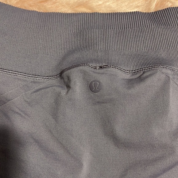 Lululemon Yoga leggings Ebb to Street Tight Frosted Mulberry size 4 - Picture 12 of 13